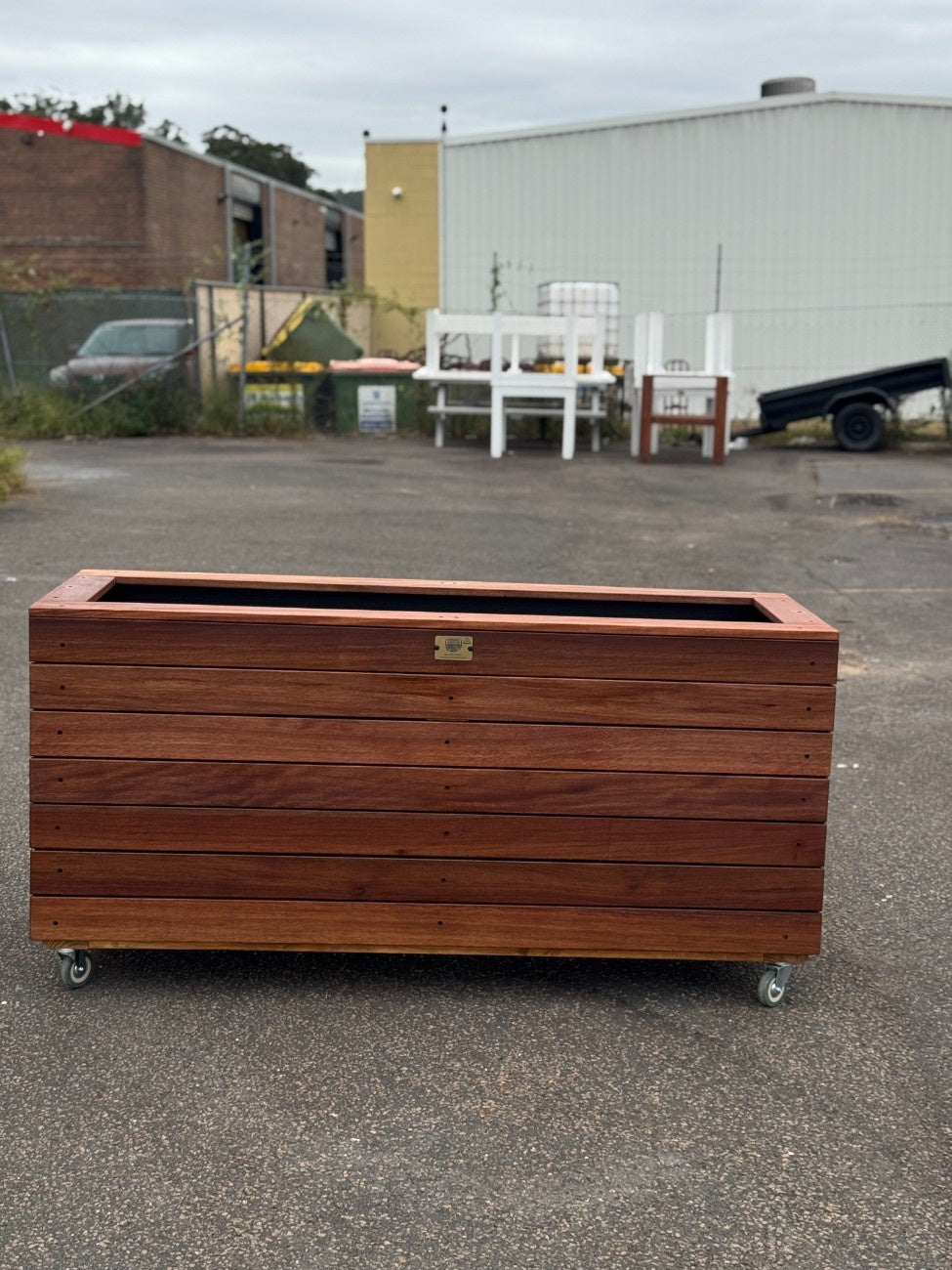 Traditional Planter Box