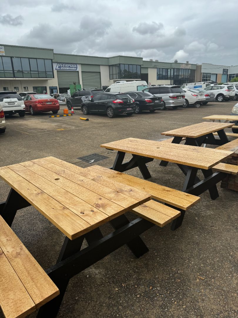 Traditional Picnic Tables