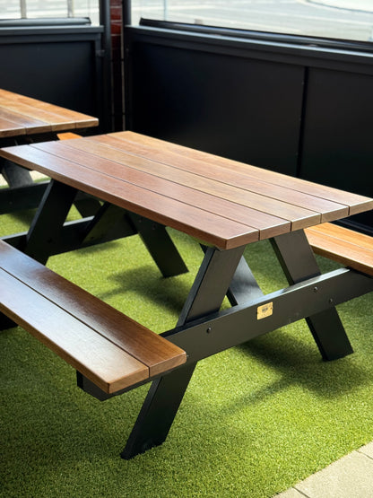 Auscraft café-style outdoor picnic table designed for Melbourne’s busy café scene, ideal for commercial patios and dining areas