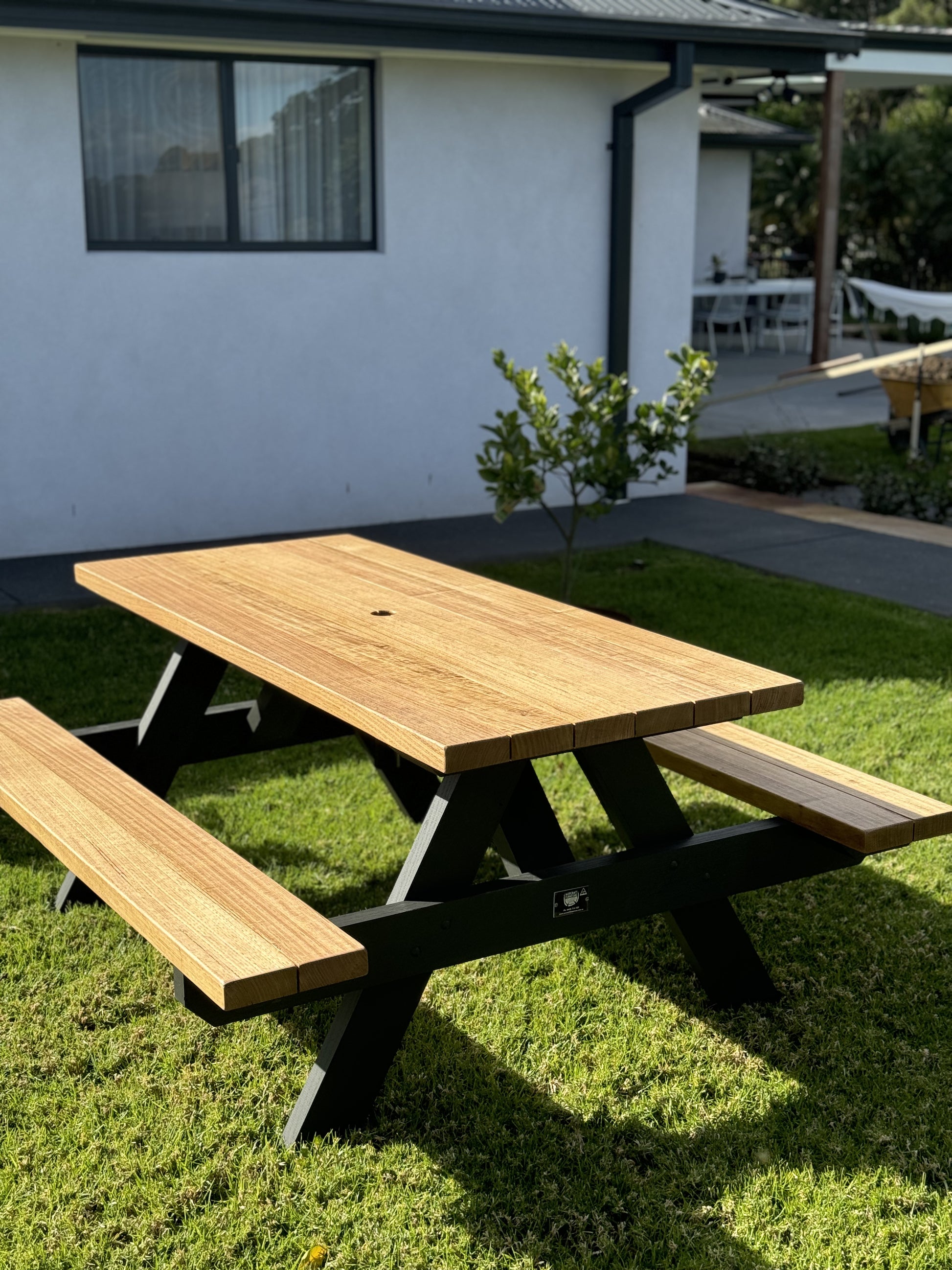 Outdoor picnic table for Brisbane garden cafés, ideal for leafy outdoor dining spaces and commercial hospitality environments.